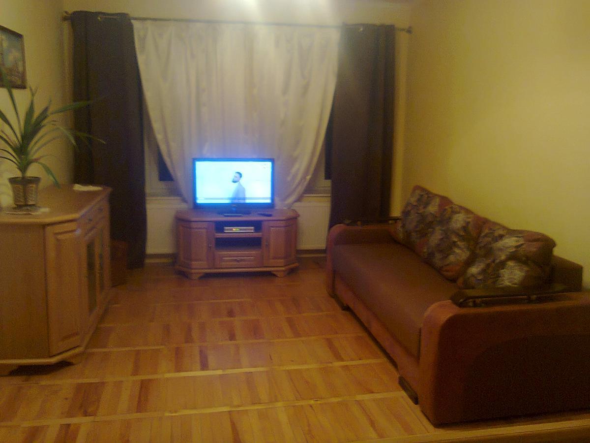 Apartment With Balcony Lviv Bagian luar foto